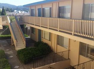 1072 6th St #8, Monterey, CA 93940