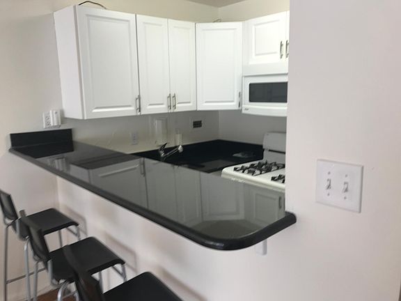 5th image of 922 24th St NW #206