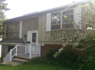 6329 N Randwick Rd, Peoria, IL 61615