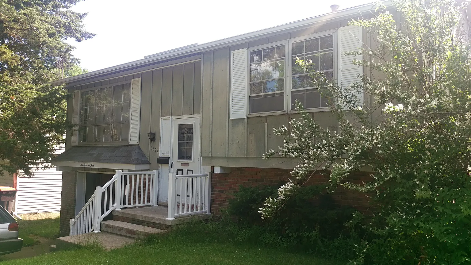 6329 N Randwick Rd photo 1