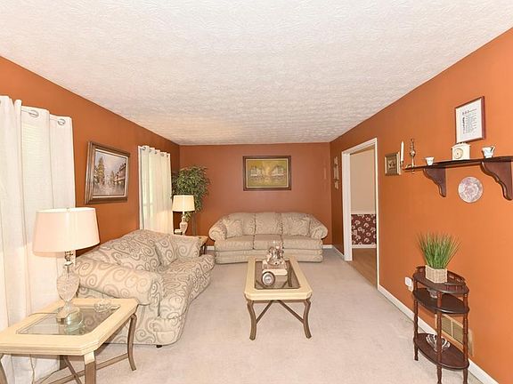 4th image of 387 Brookview Trl