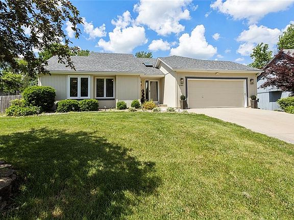 2nd image of 640 Taylor Dr