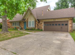 1024 W H St, Jenks, OK 74037