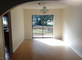 209 Glen Eagles Dr, Ocean Springs, MS 39564