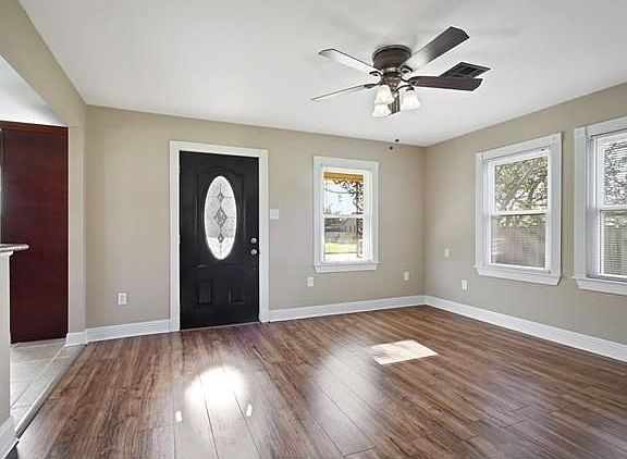 4th image of 28 W Chalmette Cir