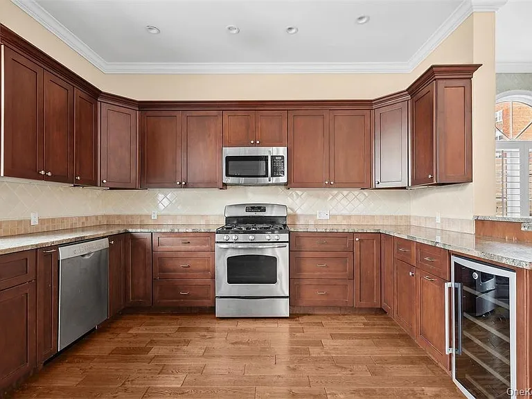 434 E Broadway #A — Photo 8
