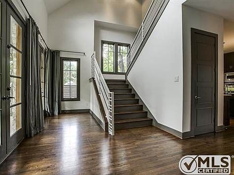3rd image of 4707 Stanford Ave