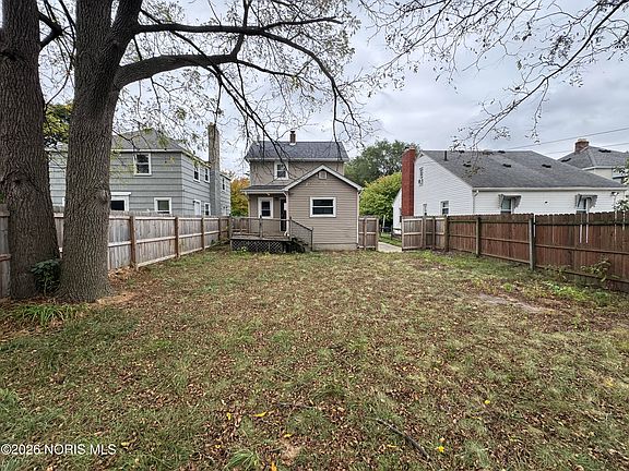 5th image of 4449 Burnham Ave
