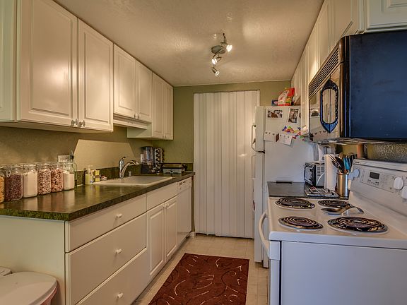 4th image of 6732 112th Ave NE #A7