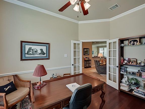 4th image of 8131 Oak Hollow Dr