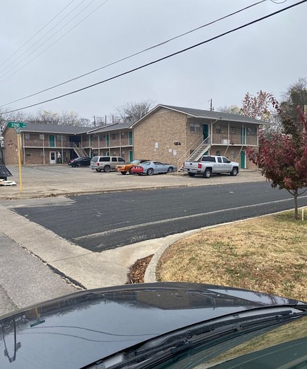 1st image of 1017 Parmer Ave #3