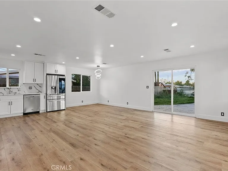 12869 Norris Ave — Photo 10