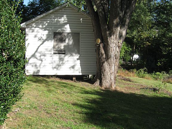 rear house, shed w/electric