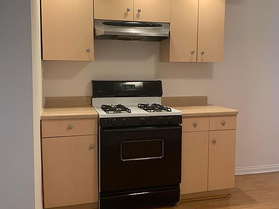 3rd image of 1373 W Grand Ave Floor 2