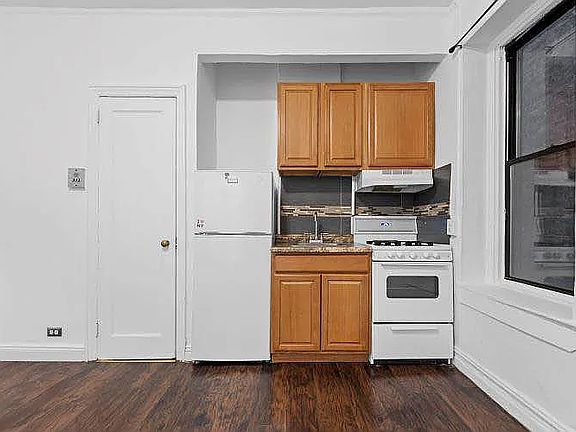 5th image of 94 Hamilton Pl #2E