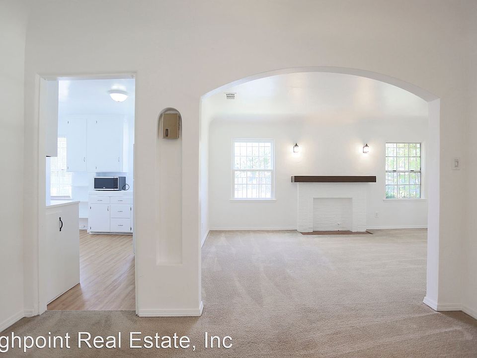 1st image of 435 3/4 N Genesee Ave