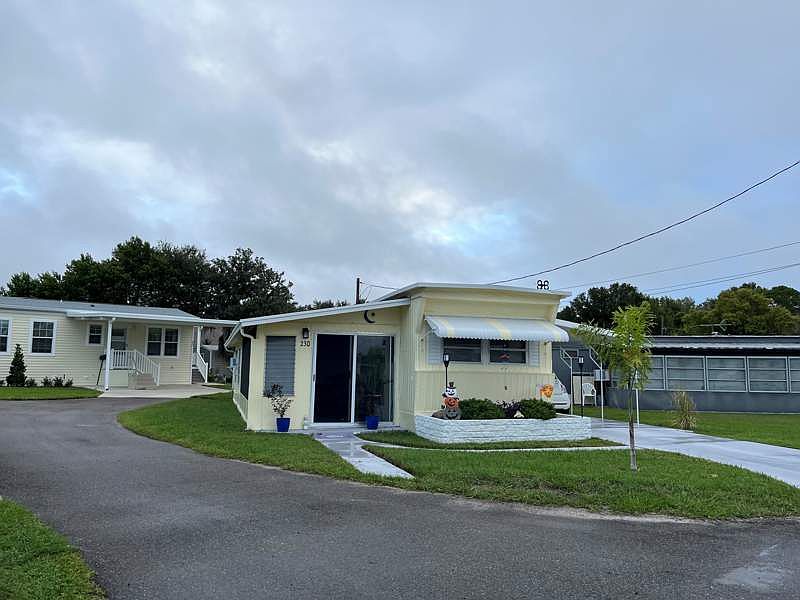 23D Lake Breeze Dr, Tavares, FL 32778 MLS 11211675 Zillow