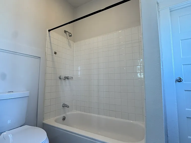 472 1/2 W 47th Pl #472-1/2 — Photo 6