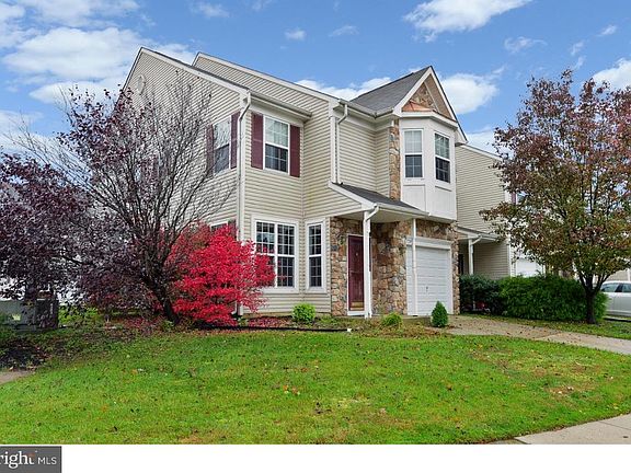 2nd image of 124 Chancellor Dr