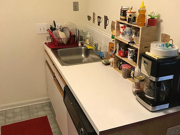 Sink with old dishwasher - new photos coming soon