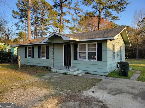 528 Tarver St, Millen, GA 30442