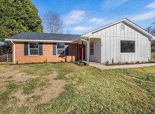 130 Saturn Ln, Greer, SC 29651