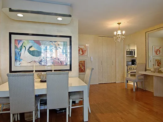 Sold by Sotheby's International Realty | media 3