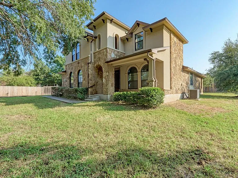 6805 Barstow Ct — Photo 2