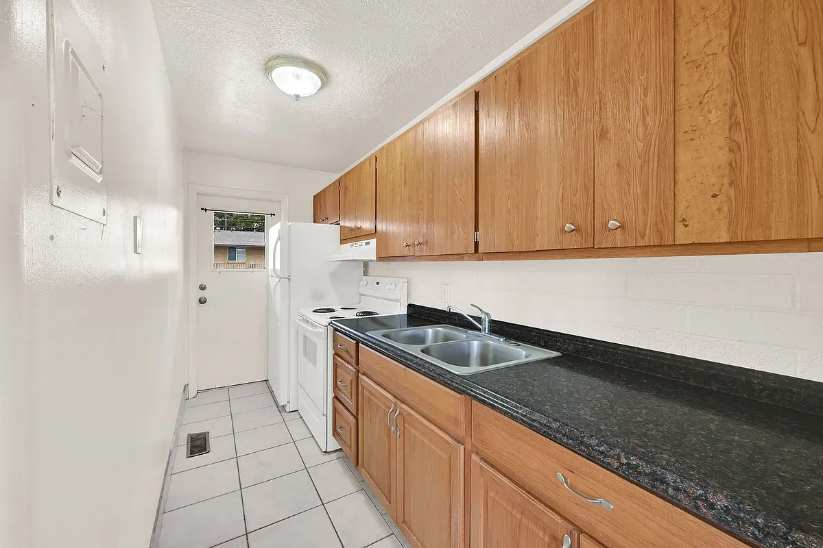 Building Photo - 3080 Eccles Ave