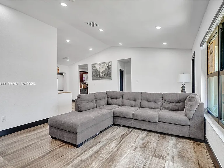 9750 SW 211th St — Photo 16