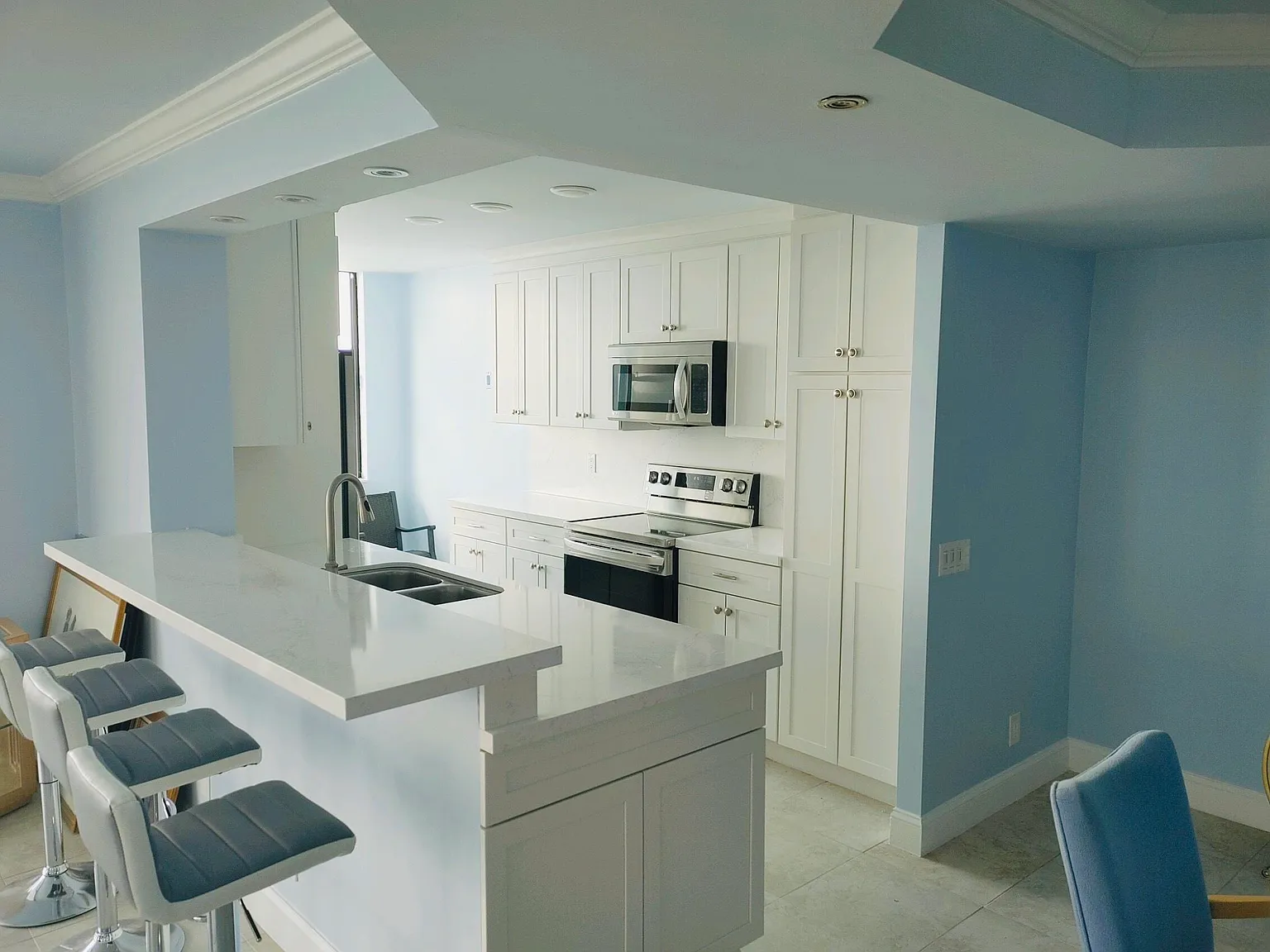 3 bed, 2.0 bath, 1334 sqft, $10,000 — Photo 2