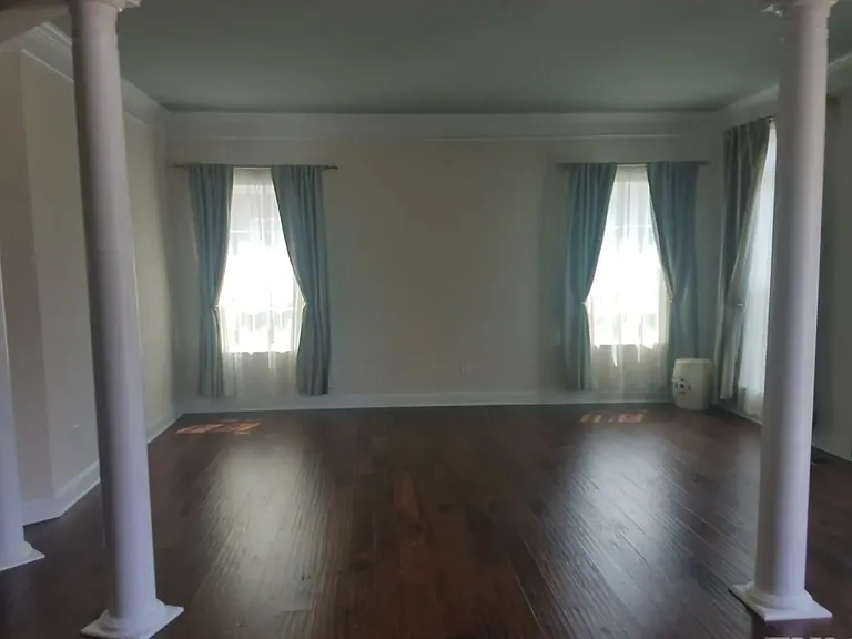 420 Hilliard Forest Dr — Photo 1