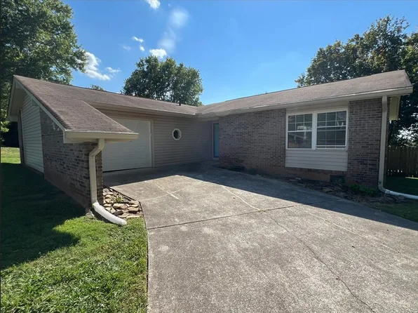 2805 Big Bend Dr, Maryville, TN 37803
