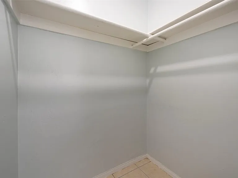 6170 SW 43rd St #1-2 — Photo 10