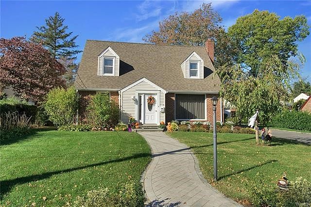 Welcome to 85 Middle Road.