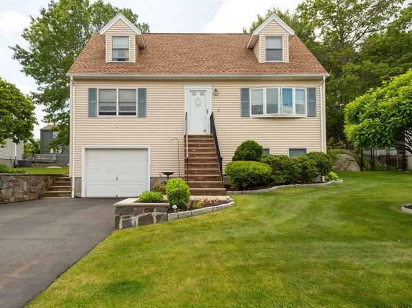30 Emerald Dr, Lynn, MA 01904