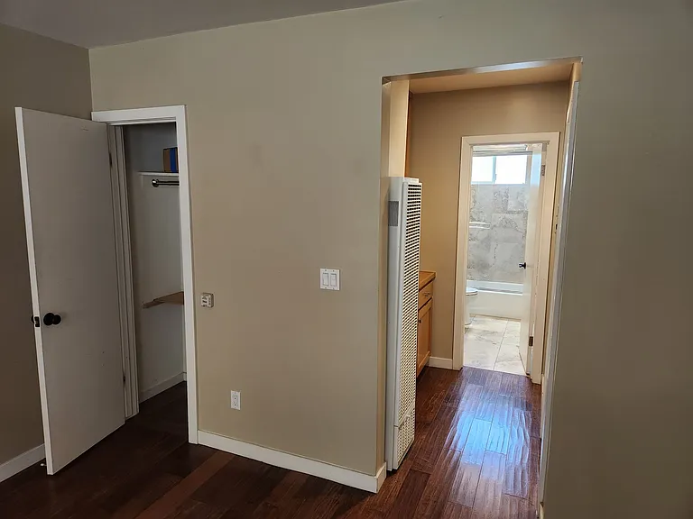 4847 Rosewood Ave #2 — Photo 4