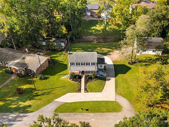 3rd image of 5 Fayethel Dr