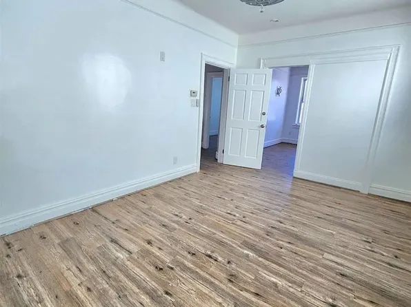 24 Cator Avenue image 4 of 9