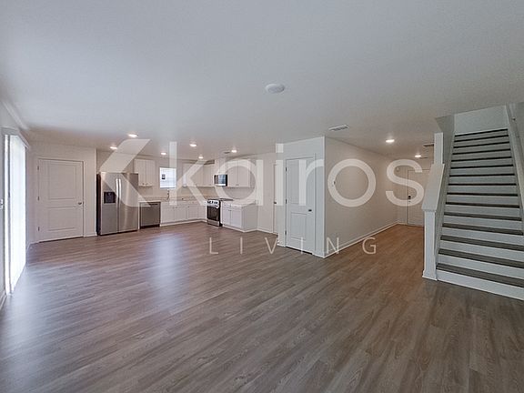3rd image of 132 George Oxford Dr