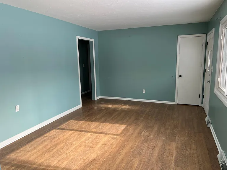 4271 Belle Ave — Photo 5
