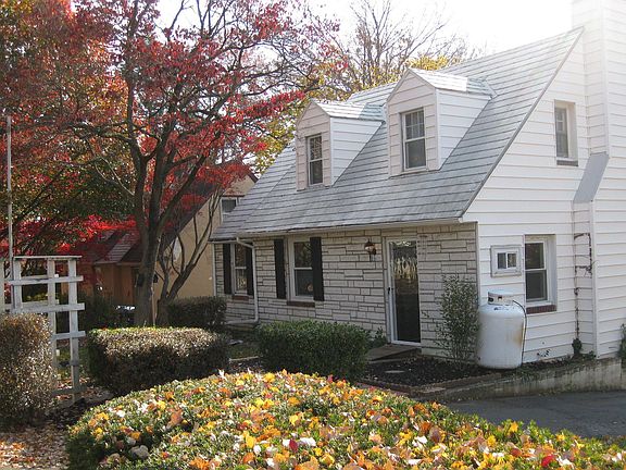 4BR/3BR w/Den-Office