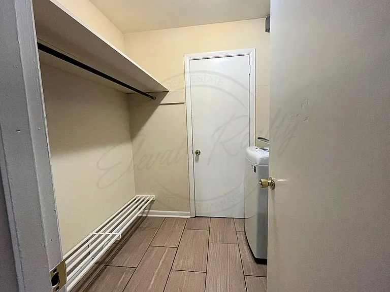 555 N Dupont Ave #B42 — Photo 12