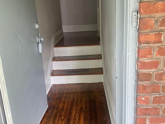 5th image of 2054 Whitehall St #B