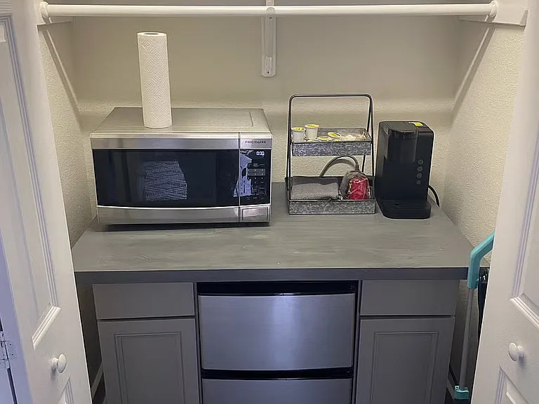 Kitchenette with fridge, microwave and Keurig