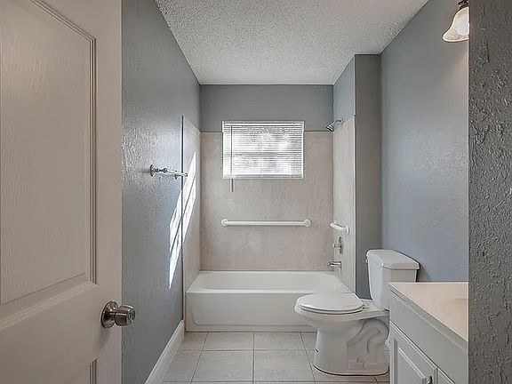 5th image of 3722 Carroway St