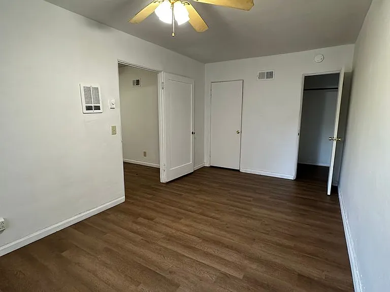 226 N Main St — Photo 7