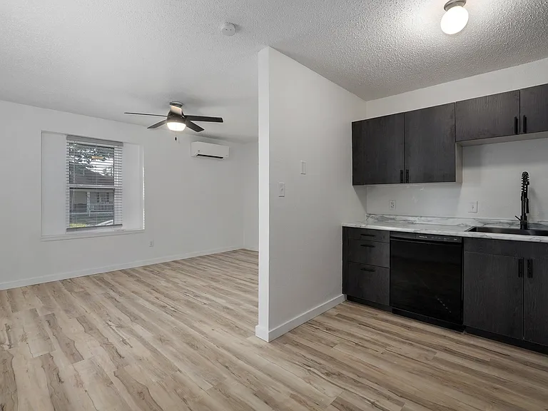 301 W State St #D — Photo 6