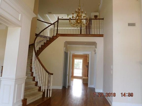 3rd image of 1915 Seaview Dr