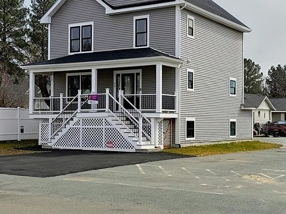 2nd image of 31 Niagara St